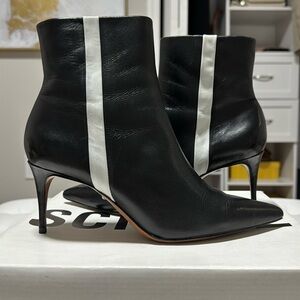 Schutz leather Adrien booties (8.5 size)